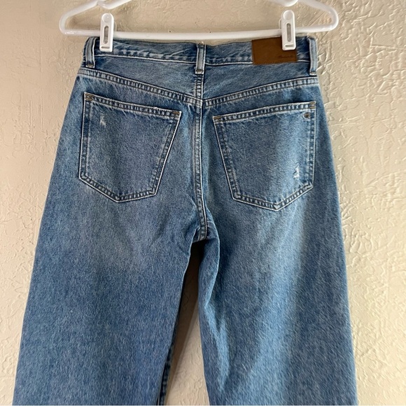 Madewell Low Slung Straight Jeans in Olvera Wash - Picture 9 of 12